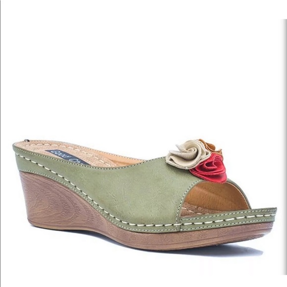 Good Choice Shoes Shoes - GC Shoes Sydney Slip On Wedge With Ruffle Flower